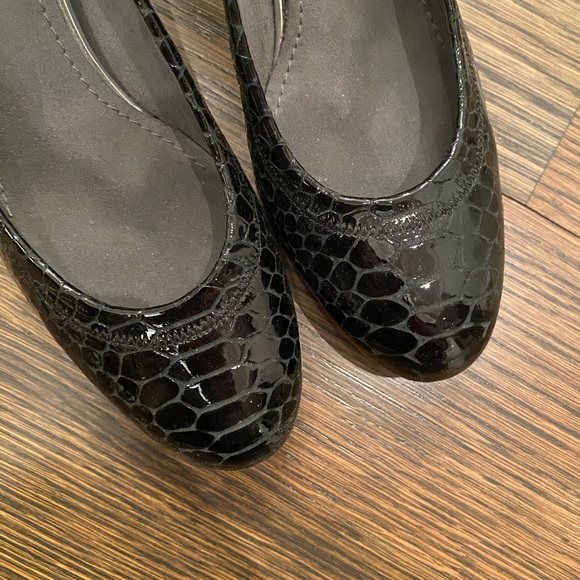 Stuart Weitzman Black Heels - Picture 5 of 7